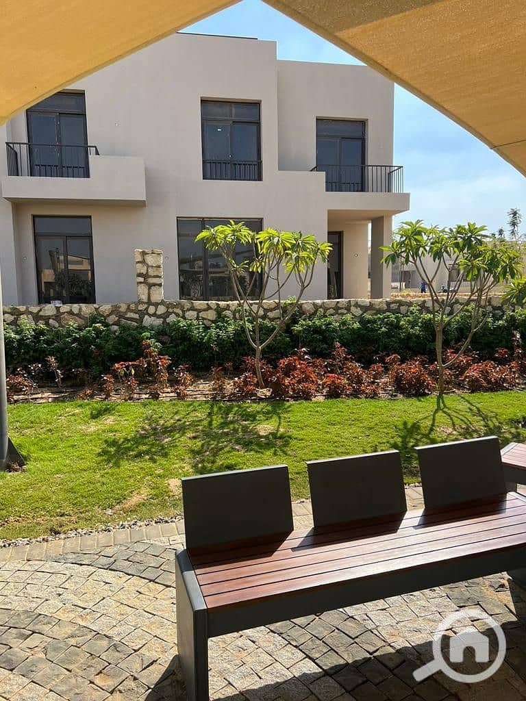 8 deca7318-5fc5-4762-b122-b150ff53d71c. jpeg