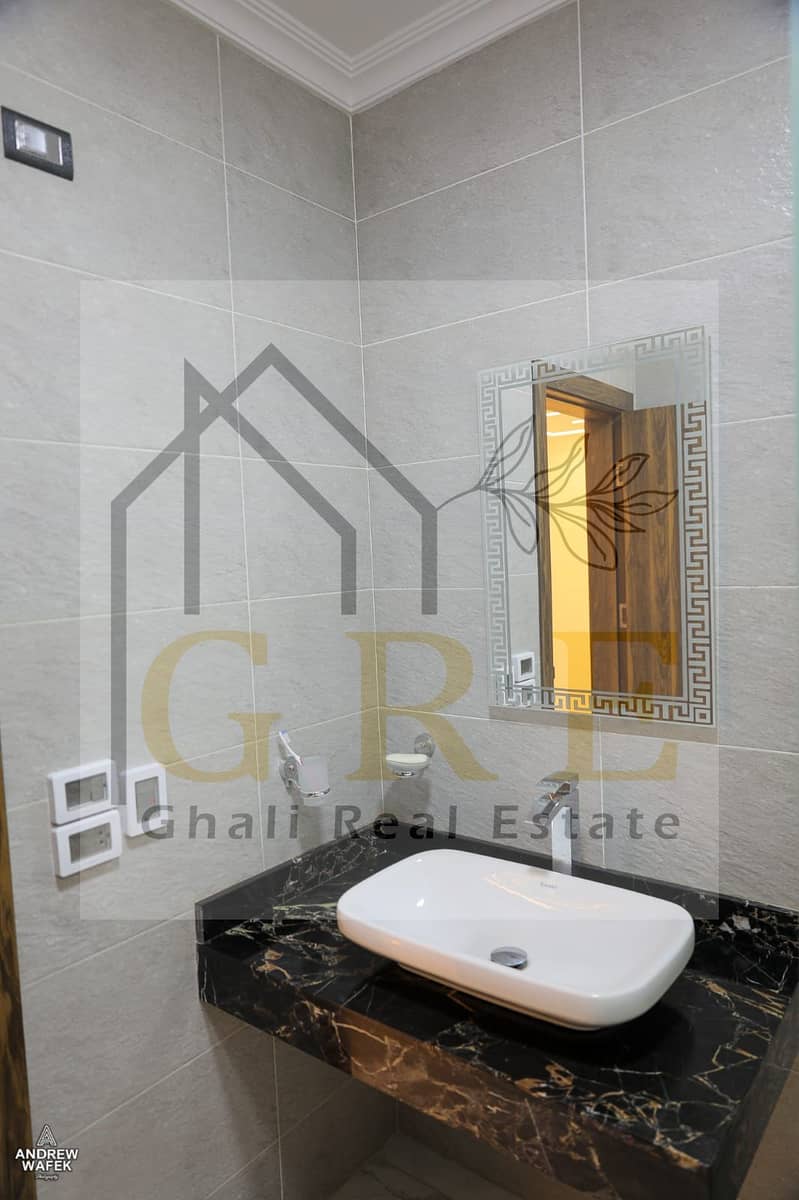 6 8cb0e9c5-1ac7-40ef-a6ec-2377f5619421. jpg