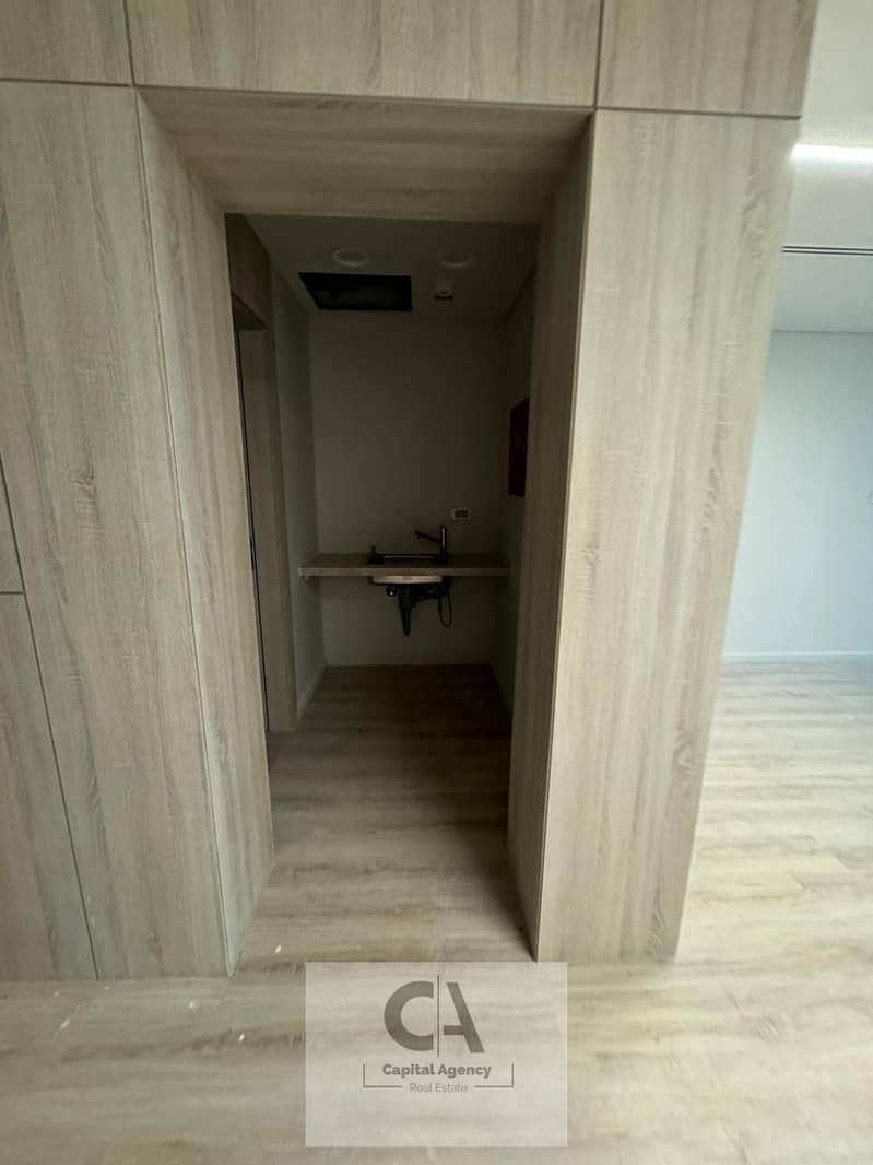 4 45c84414-ad90-41f7-a6a1-4fc02c30d816. jpg