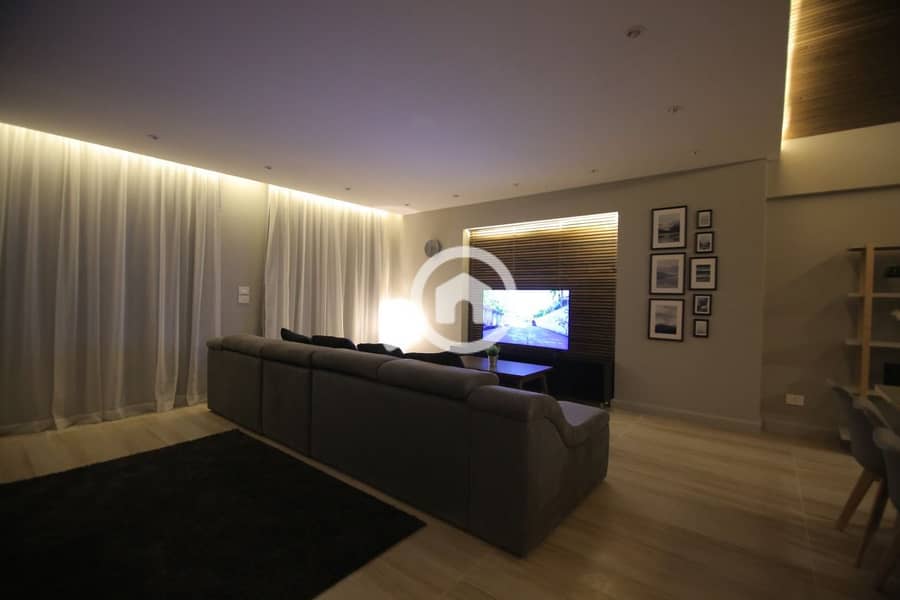 4 835c0f75-3e0a-42d6-8d0a-228331009f14. jpeg