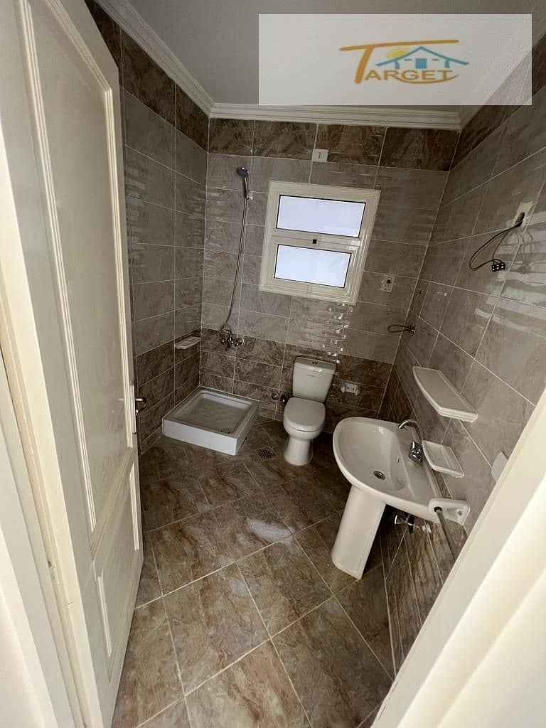 9 f69b2327-a49a-48b8-b9ea-b79c75f5f7ec. jpg