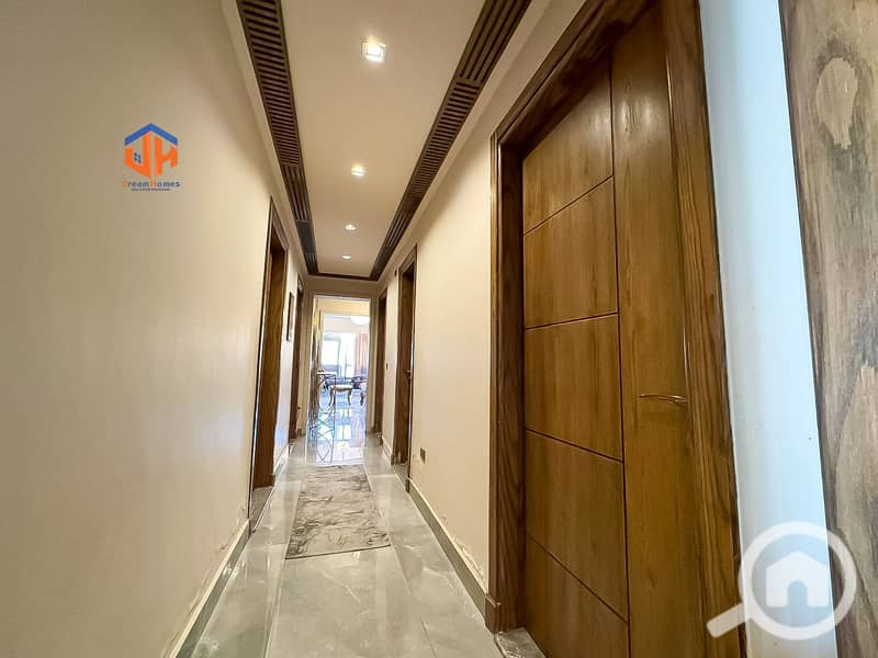 18 WhatsApp Image 2025-12-13 at 23.00. 27 (2). jpeg