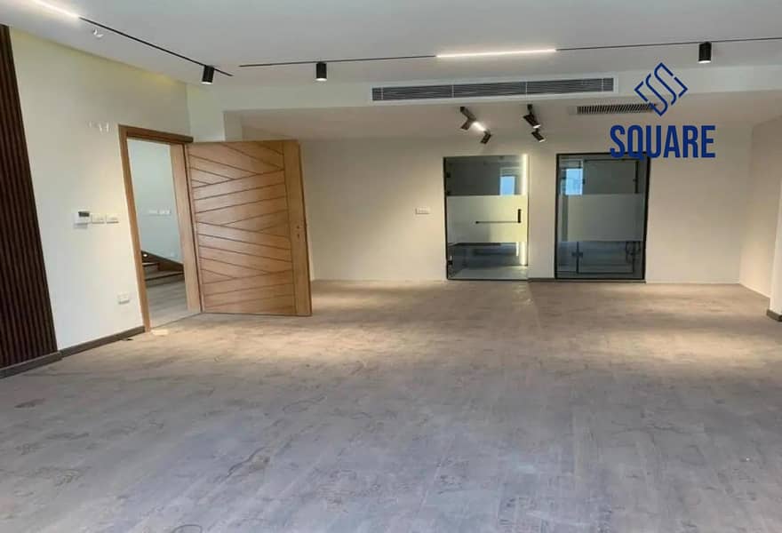 8421075-5795co. jpg 8421075-5795co. jpg