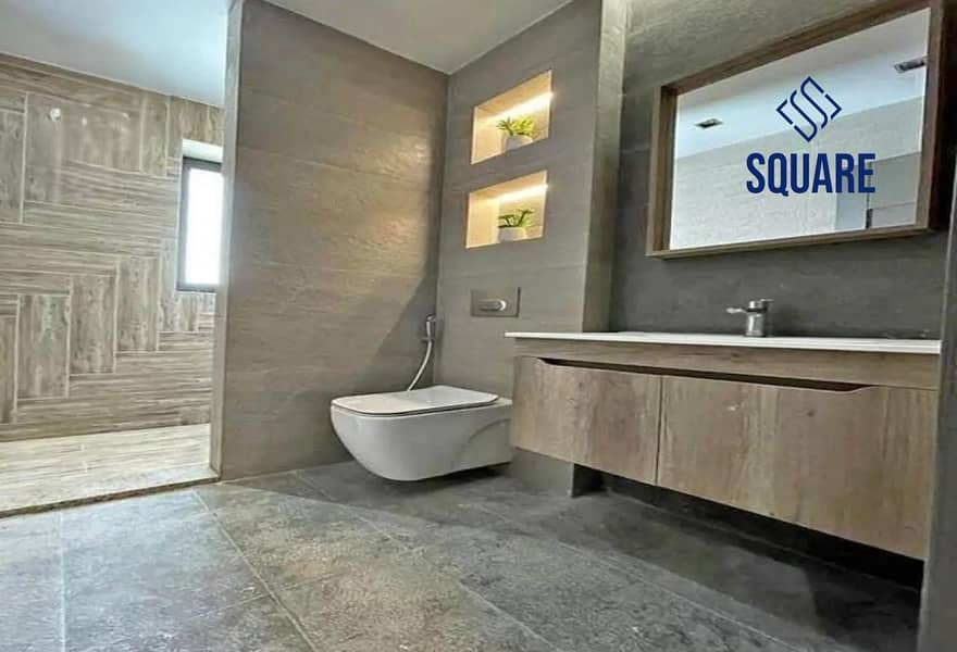 5 8421075-ca6d7o. jpg