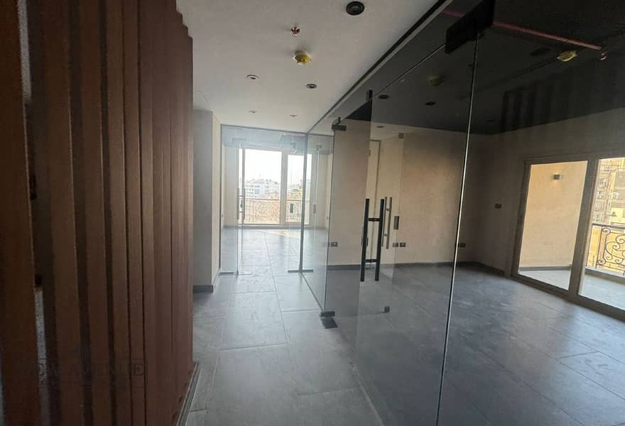 3 b4b19e88-d5e1-469e-950f-632a14497589. jpg