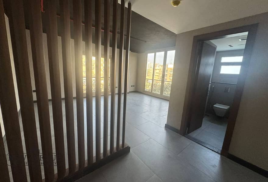 4 615ecc21-7b5d-4674-bf58-82ff7acf4797. jpg