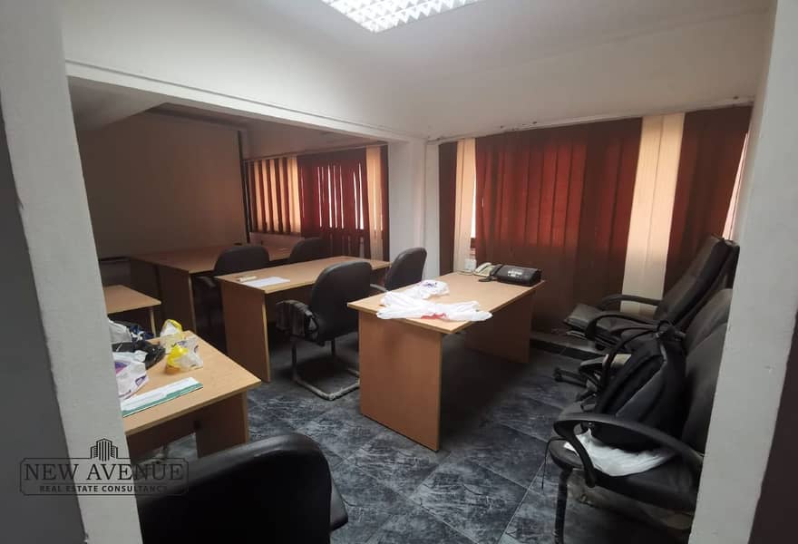 4 675b3747-bd23-4d50-a395-129a3e7bcf72. jpg