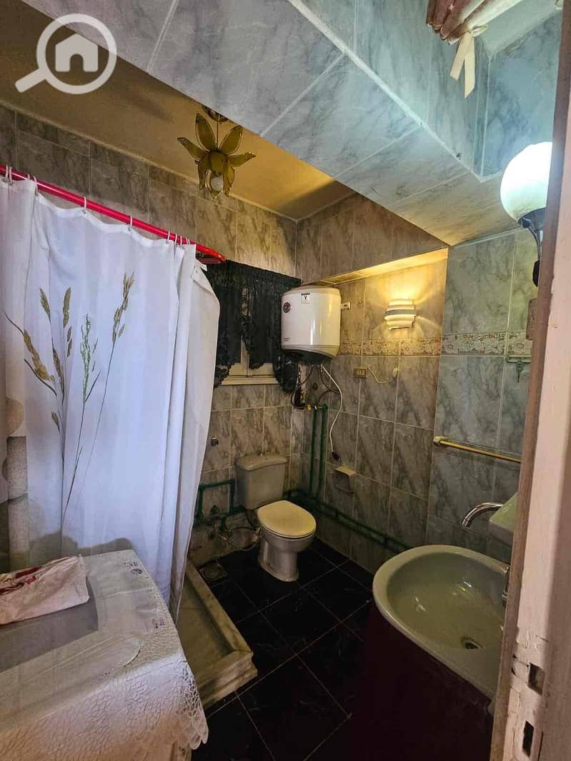 11 94f3c4e0-4cd0-4d75-8018-b90a73a6e96d. jpg