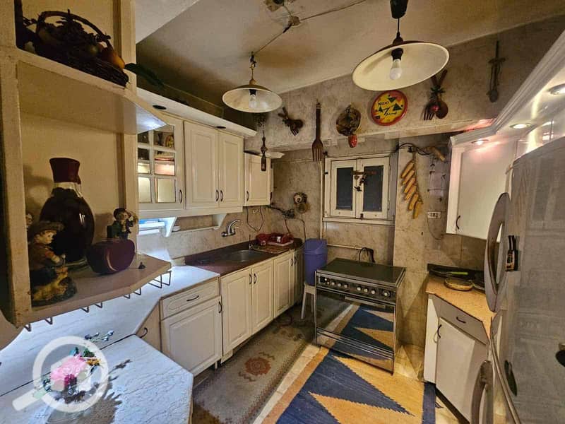 12 a175798b-2928-4562-9f61-504582a55c28. jpg