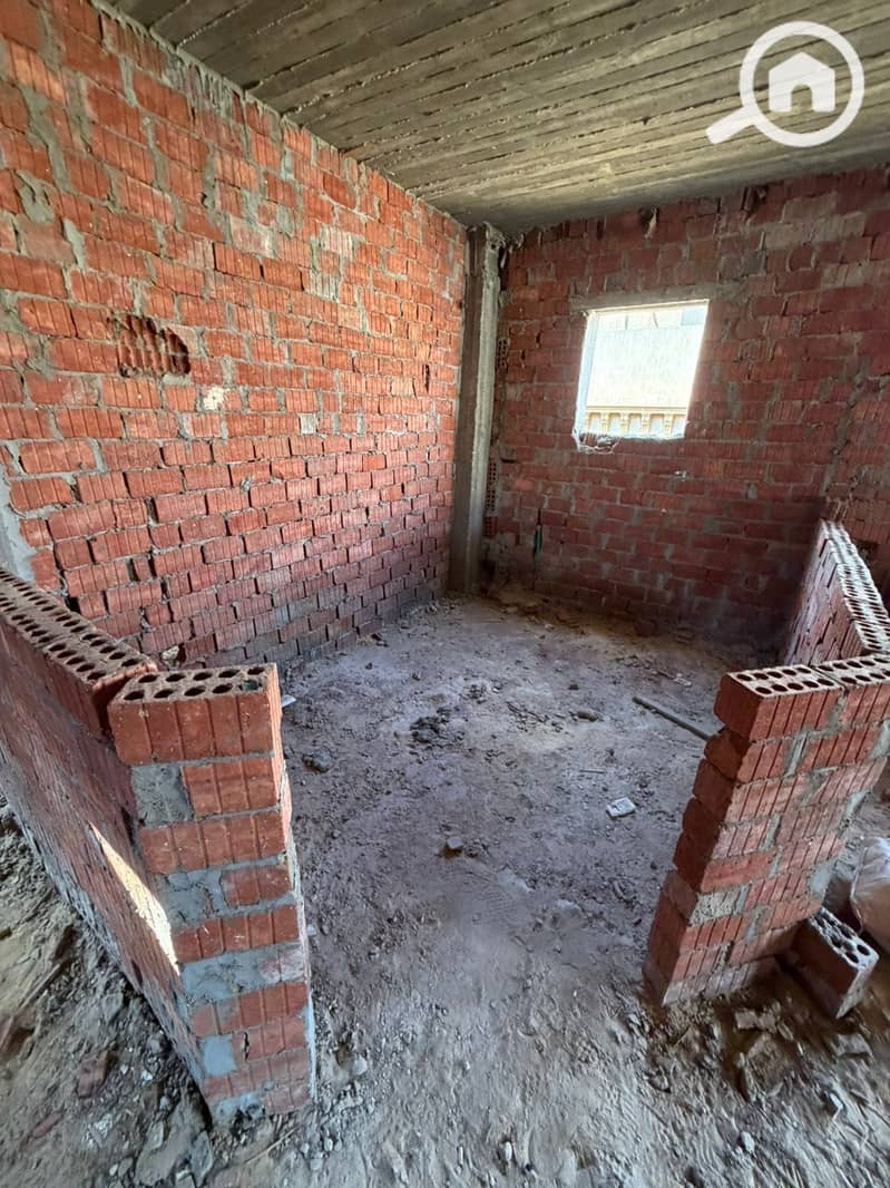 3 c83987f2-bf52-4613-9eb4-ce14e8a1c04c. jpeg