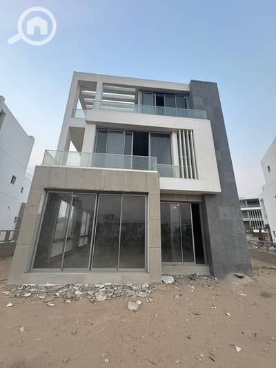 فیلا 5 غرف نوم للبيع في الشيخ زايد، الجيزة - WhatsApp Image 2025-12-16 at 4.40. 22 PM. jpeg