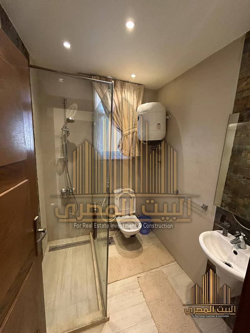 26 U571874 (40). jpg