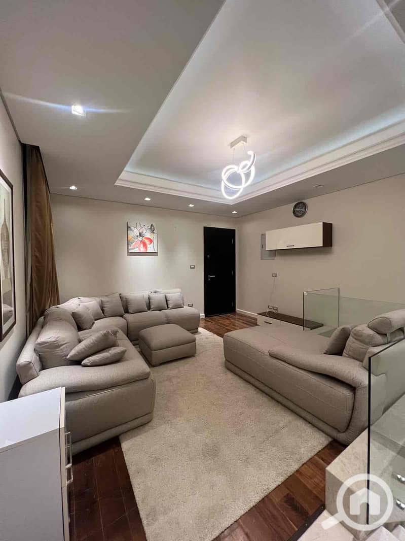 13 2369e4b3-5428-46c3-932f-a3e2161993ce. jpg