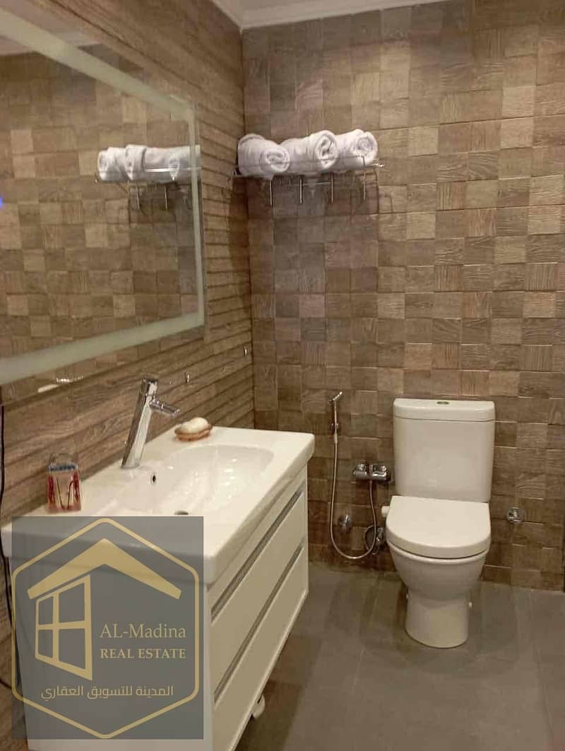 8 635e86d6-57c8-4dc3-b04f-1b49b70fc965. jpg