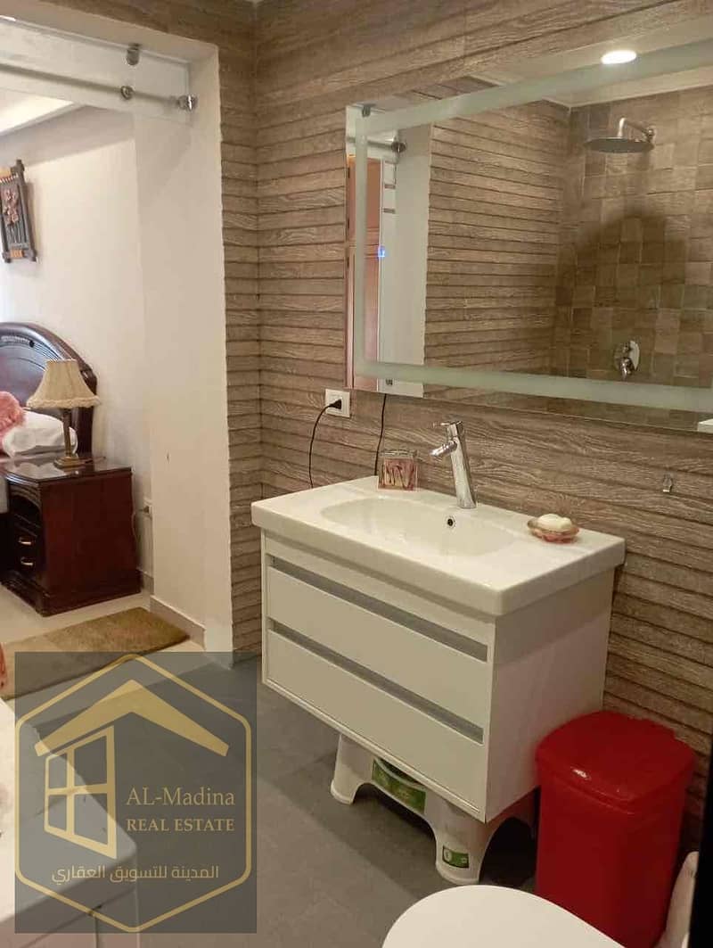 9 08636004-d81e-4068-84e8-75443f869a59. jpg