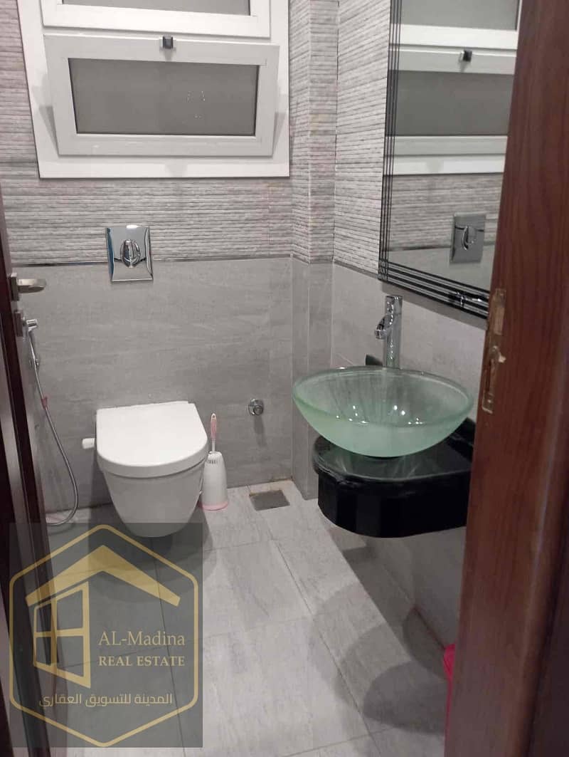 10 5ec7d5a7-8020-4c76-9ea0-28b35b33026f. jpg