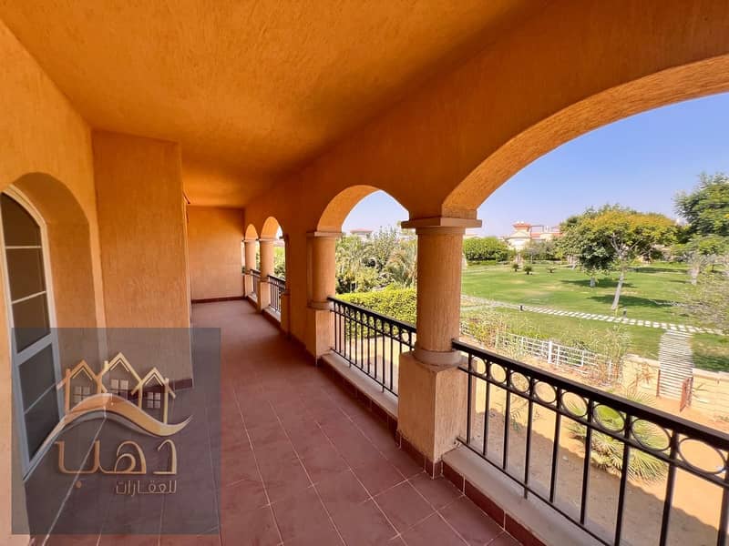 3 98352b99-9529-475f-bc97-237de2bc5b8c. jpg