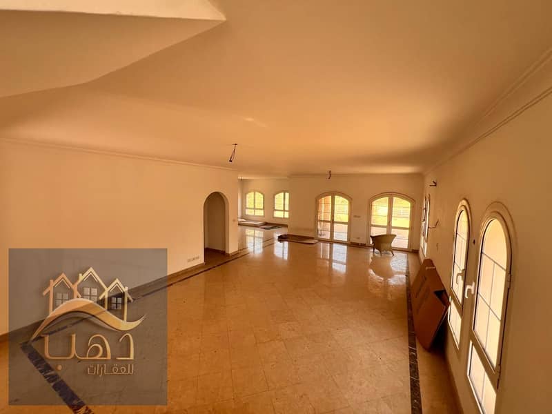 12 827d9a9b-861d-4ea4-9760-bcfc9efdf67a. jpg