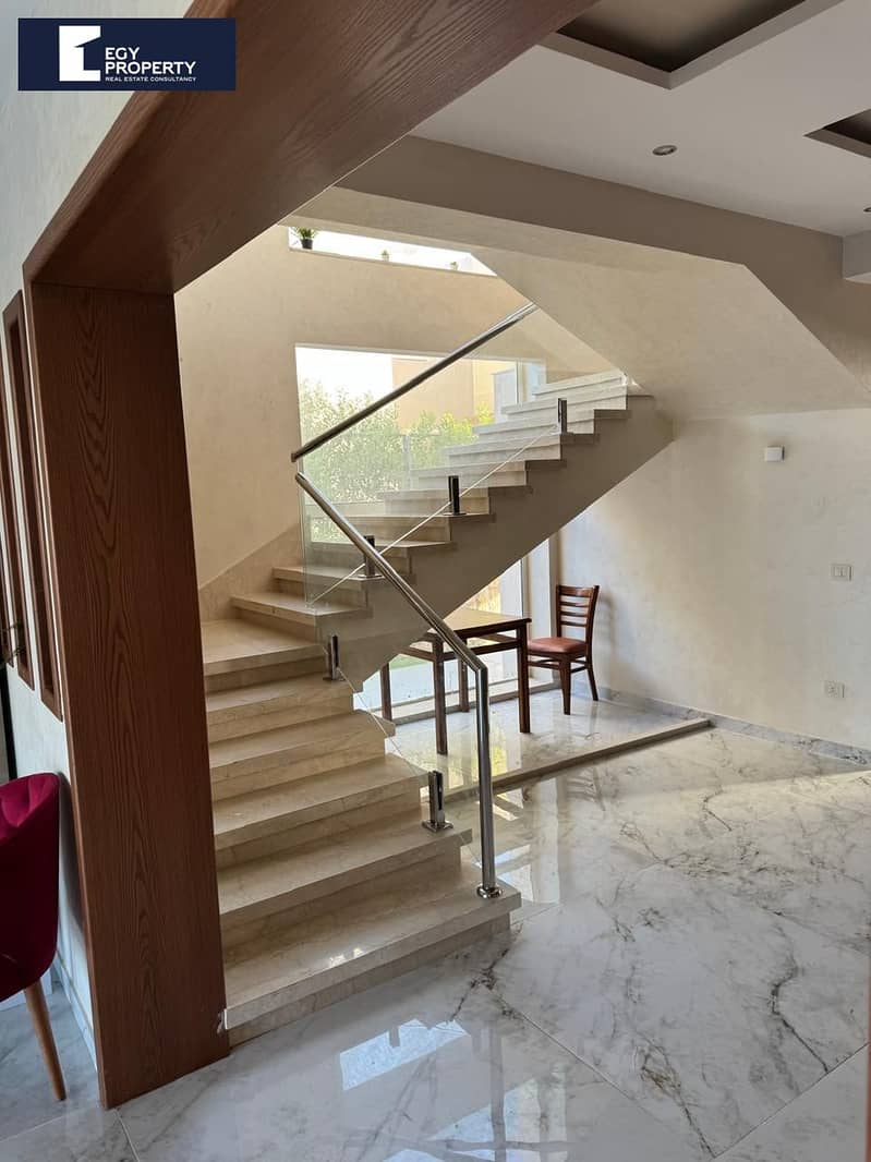 4 _files_WhatsApp Image 2025-11-09 at 14.58. 58_7785c63f. jpg