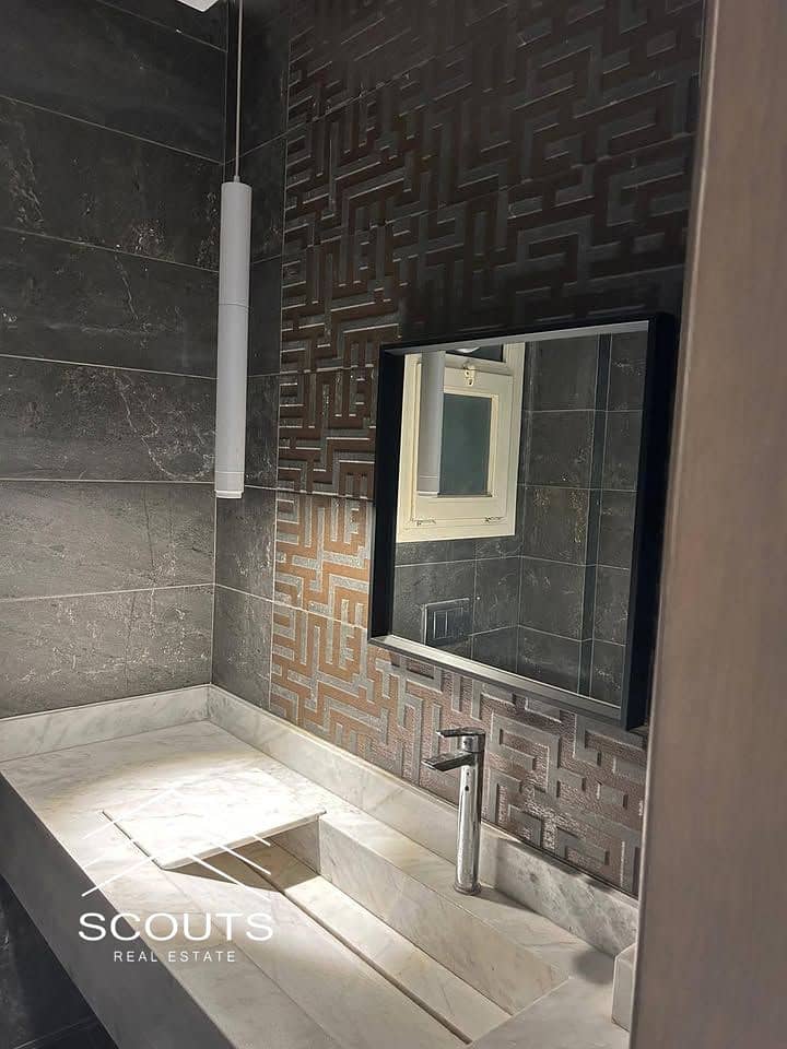 8 495007771_9717543564979509_2856772877766678262_n. jpg