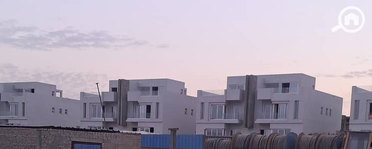 3 Bedroom Flat for Sale in Sheikh Zayed, Giza - IMG-20251214-WA0156. jpg 3 Bedroom Flat for Sale in Sheikh Zayed, Giza - IMG-20251214-WA0156. jpg