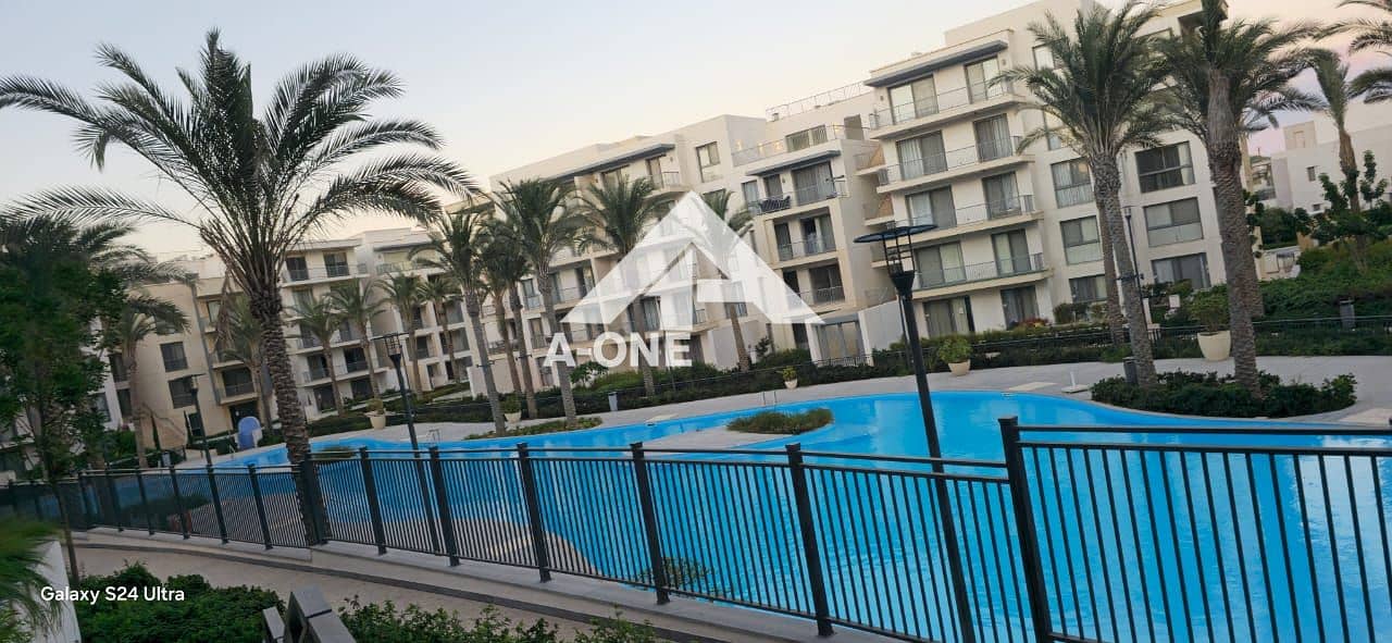 2 92e02d2c-a270-402b-973c-e23e971d3bef. jpg