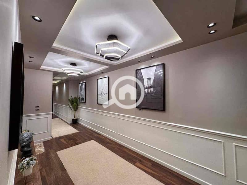 13 6ec037ff-1f57-4a7b-a80b-847e8b3060f3. jpg