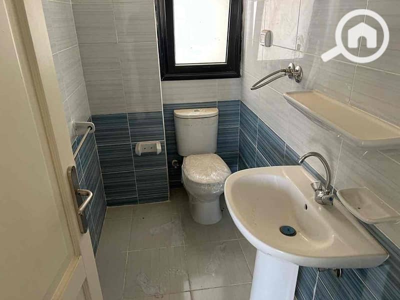 3 67cc222e-142d-48e0-b28d-c43e7cb01bee. jpg