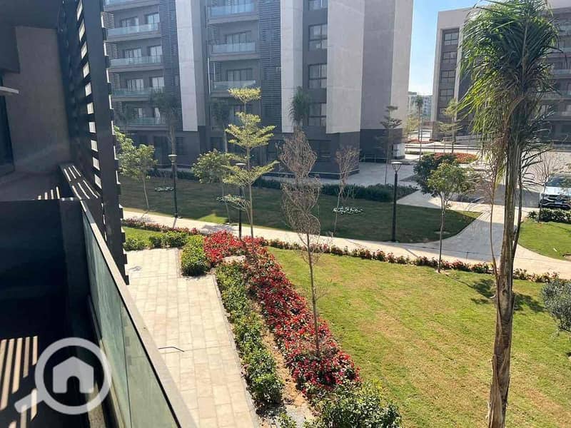 10 ea09d45c-6c58-4a76-a0b8-c6fe6749a7ba. jpg