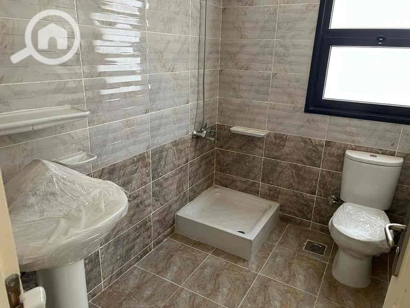 14 e712d274-9d08-4235-a64a-02a3d9a57787. jpg