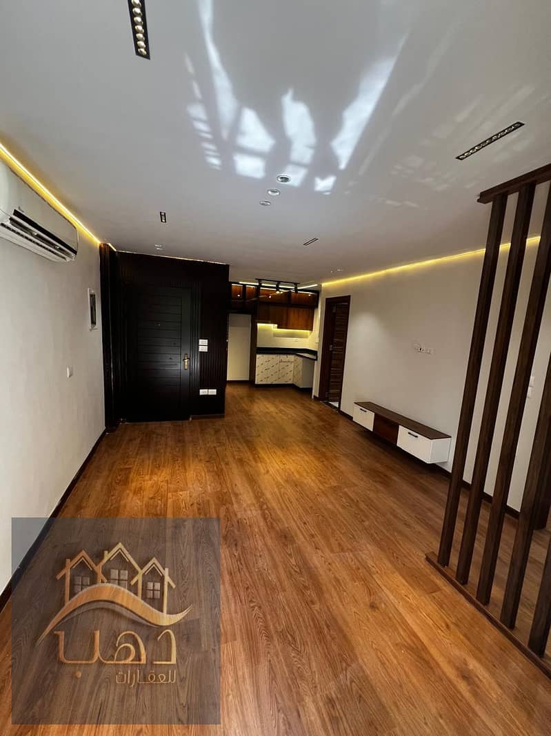 4 ecff5524-ddcc-42bb-a06c-fdec1c61b8de. jpg