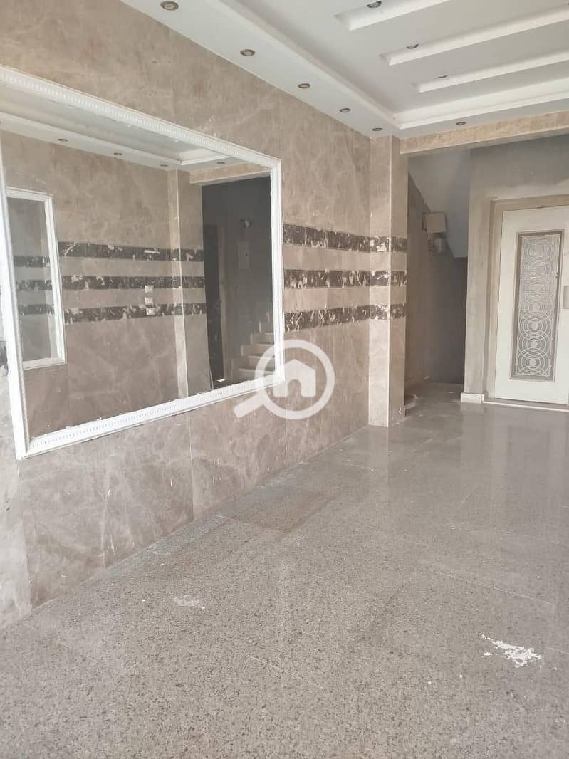 7 9843c924-faa4-48f7-b926-a6ab835d2a6e. jpg