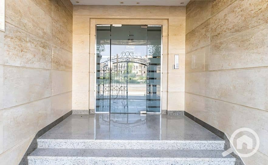 15 WhatsApp Image 2025-12-16 at 22.10. 08. jpeg