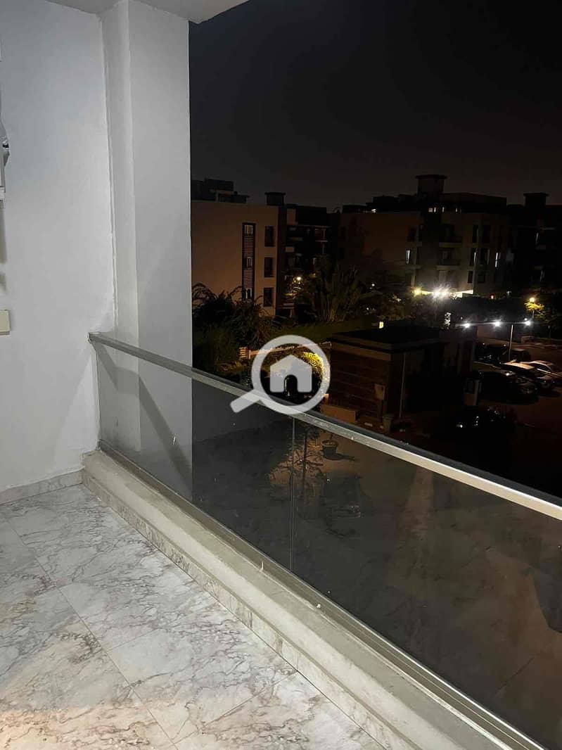 4 9498db06-768b-469f-9fed-e720437f0e84. jpg