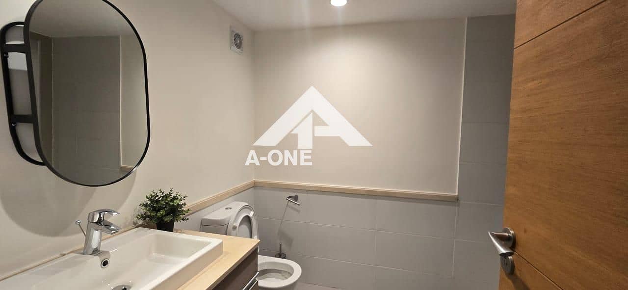 10 c68893b4-c095-4a45-adc0-ce747f563009. jpg