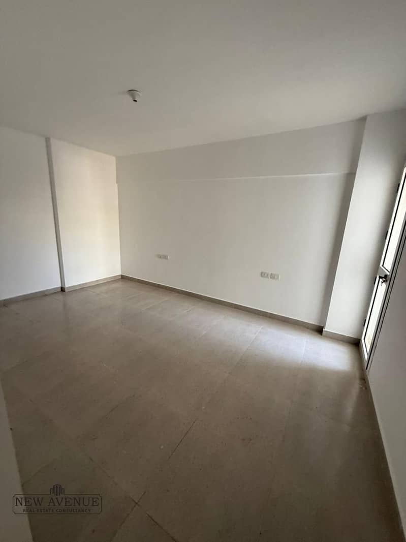 4 WhatsApp Image 2025-10-29 at 10.09. 07 PM (2). jpeg