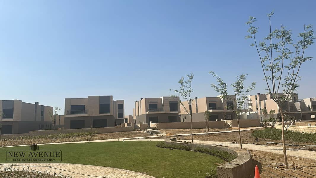 4 f94587f0-5f79-4767-bfb9-1b6ea49b4b39. jpeg