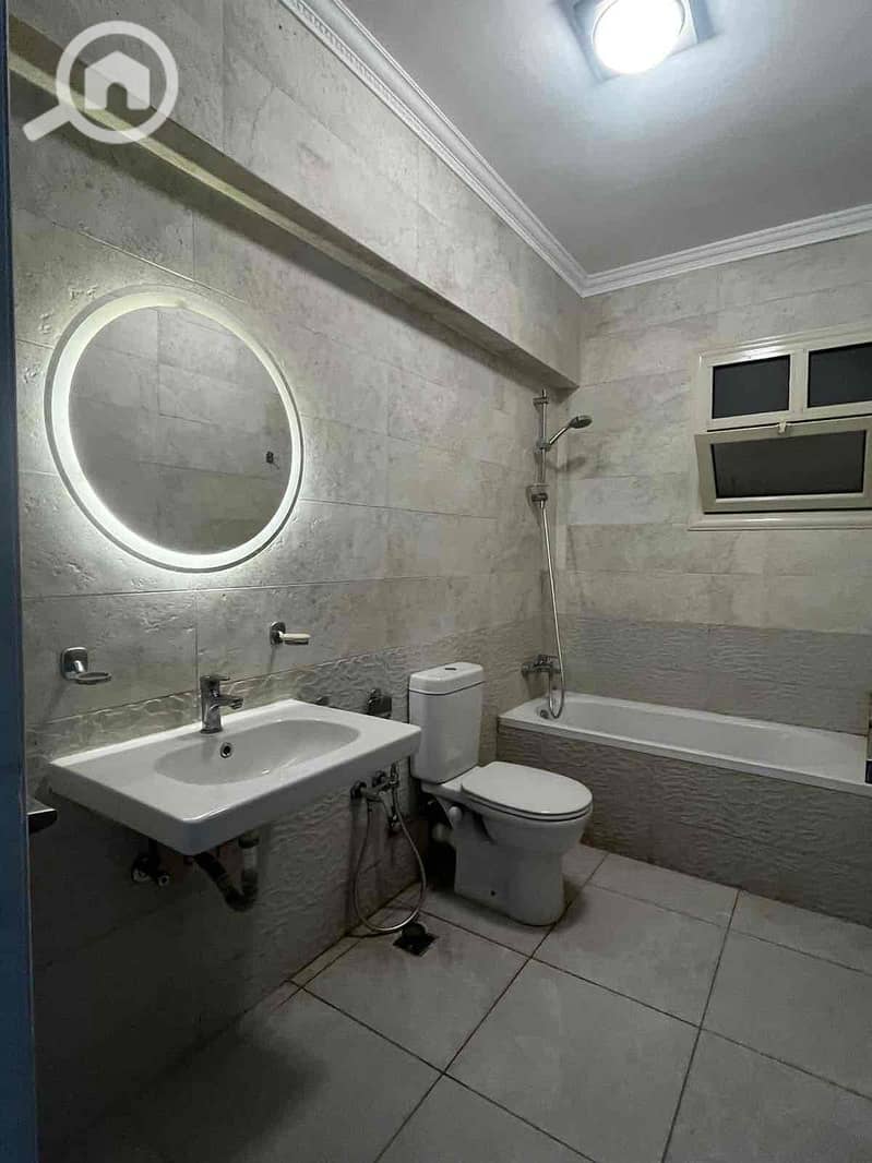 11 ae20271e-860d-4282-9cd7-3561ca0aeaac. jpg