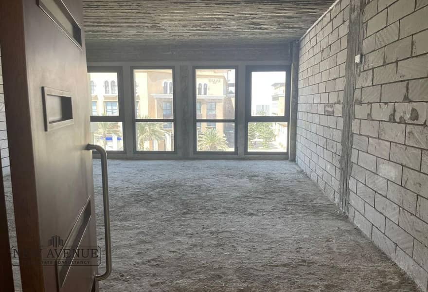 9 8abd8abc-0e97-486a-928b-2f7f8444cde6. jpg