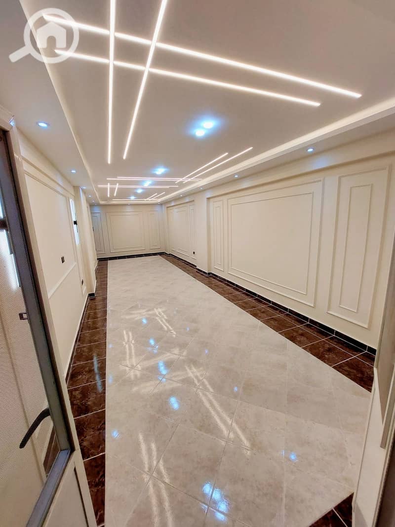 2 594071761_25418280984455653_4970920024237893594_n. jpg