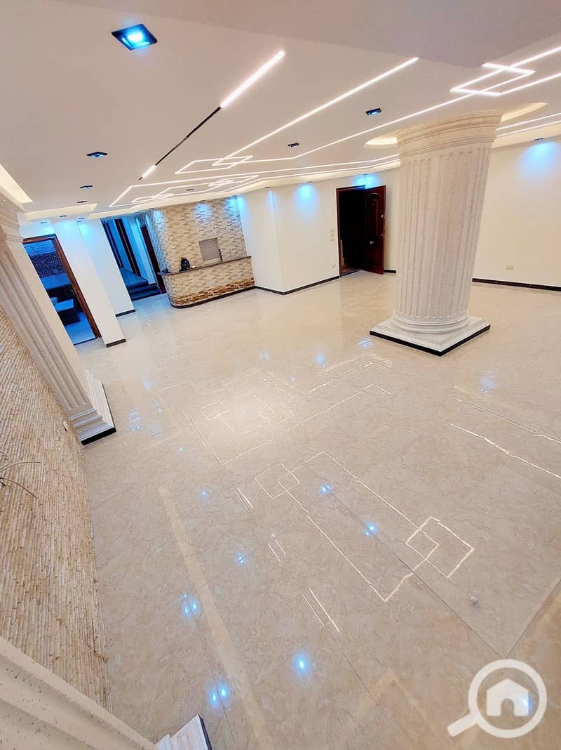 4 594036070_25409670908649994_9037369925720533083_n. jpg