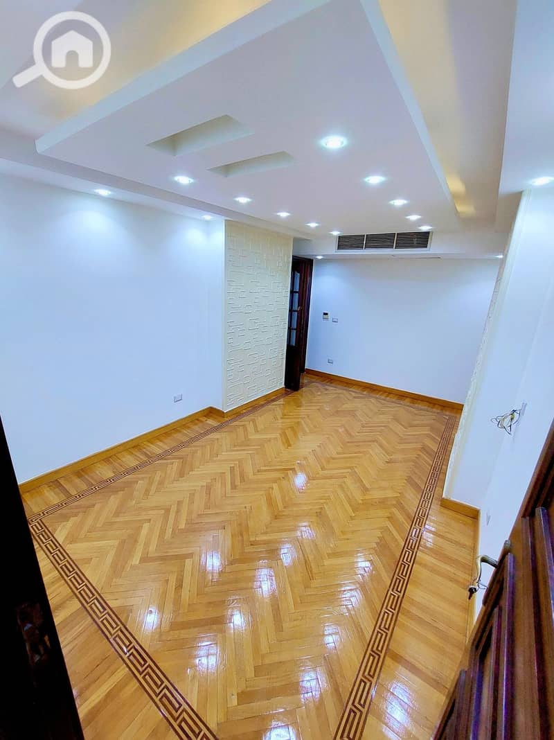 8 594068413_25409712038645881_5702650582416260944_n. jpg