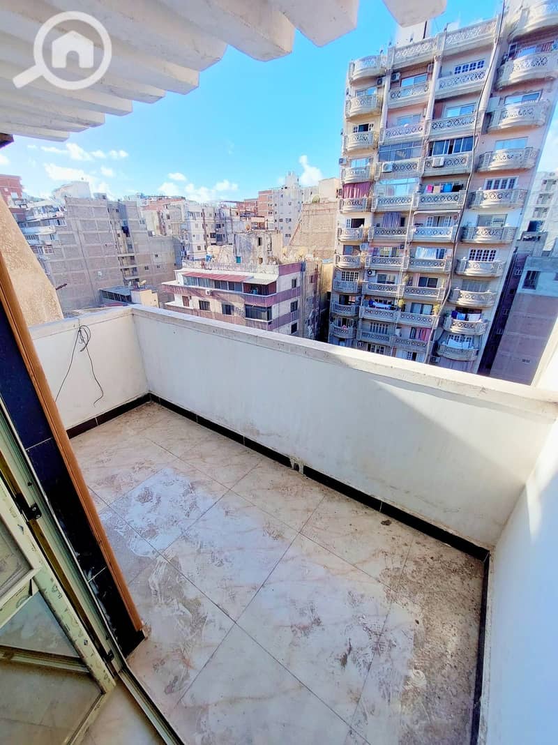 8 591857368_25386219217661830_4580502312949822288_n. jpg