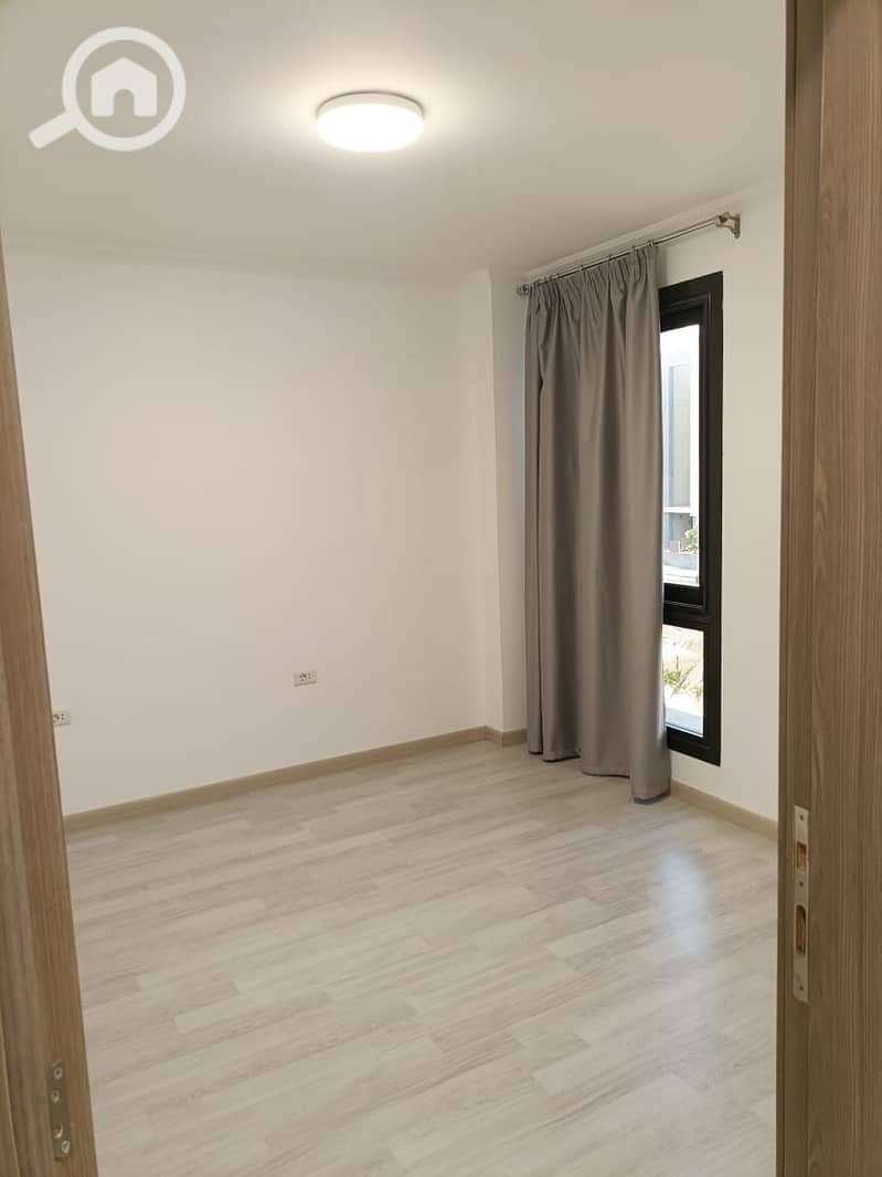 6 4dea8e49-4179-4ad0-8671-3960d6f9d6bf. jpeg