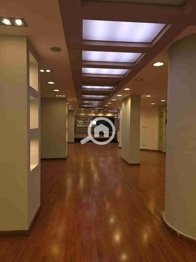 1000522273. jpg 1000522273. jpg