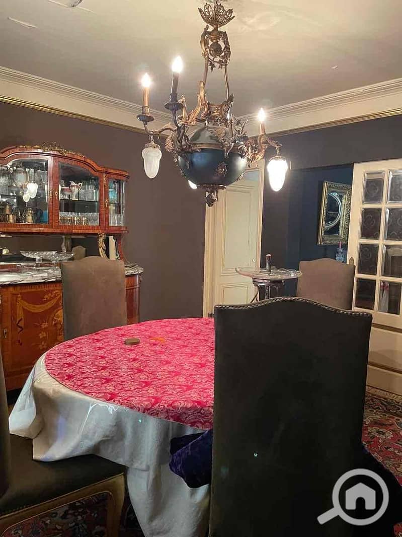 12 228f89f4-87b0-4324-94b4-3e52c28d7c1f. jpg