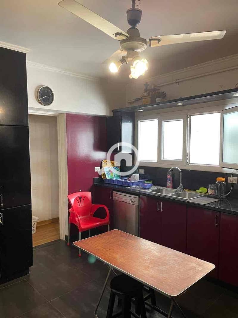 18 8aef23ff-583c-4881-b990-53f4a1878b97. jpg