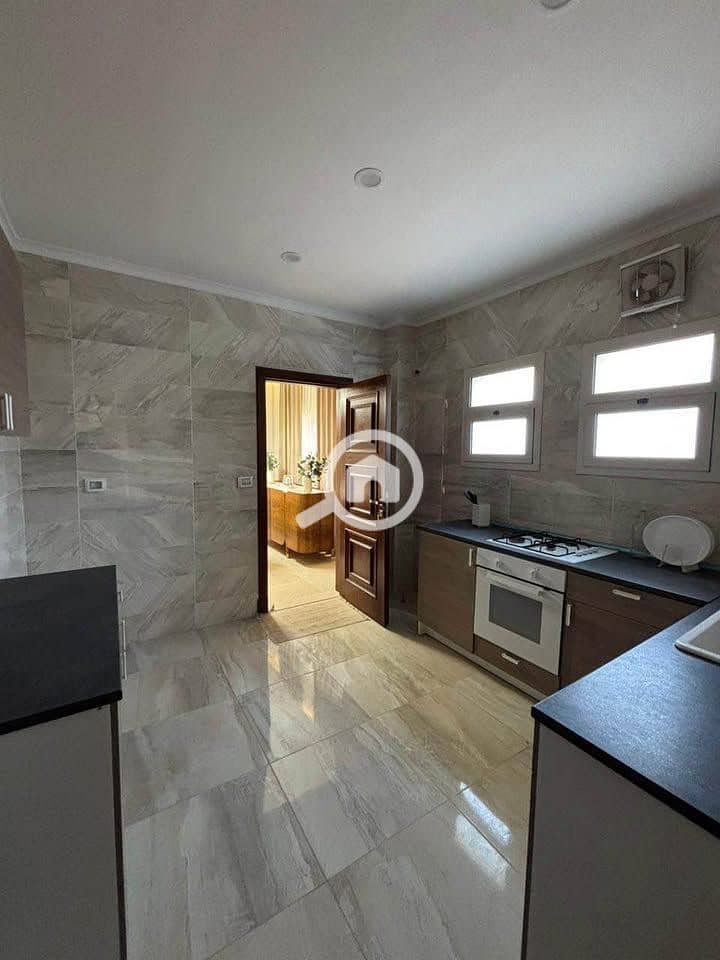 8 598813845_1965135761085765_220086388724810020_n. jpg