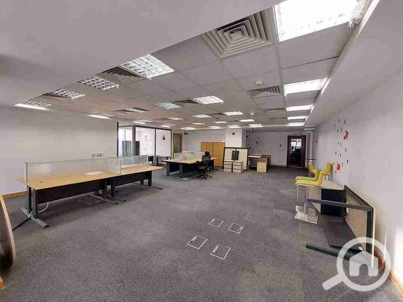 2 FB_IMG_1765580300350. jpg