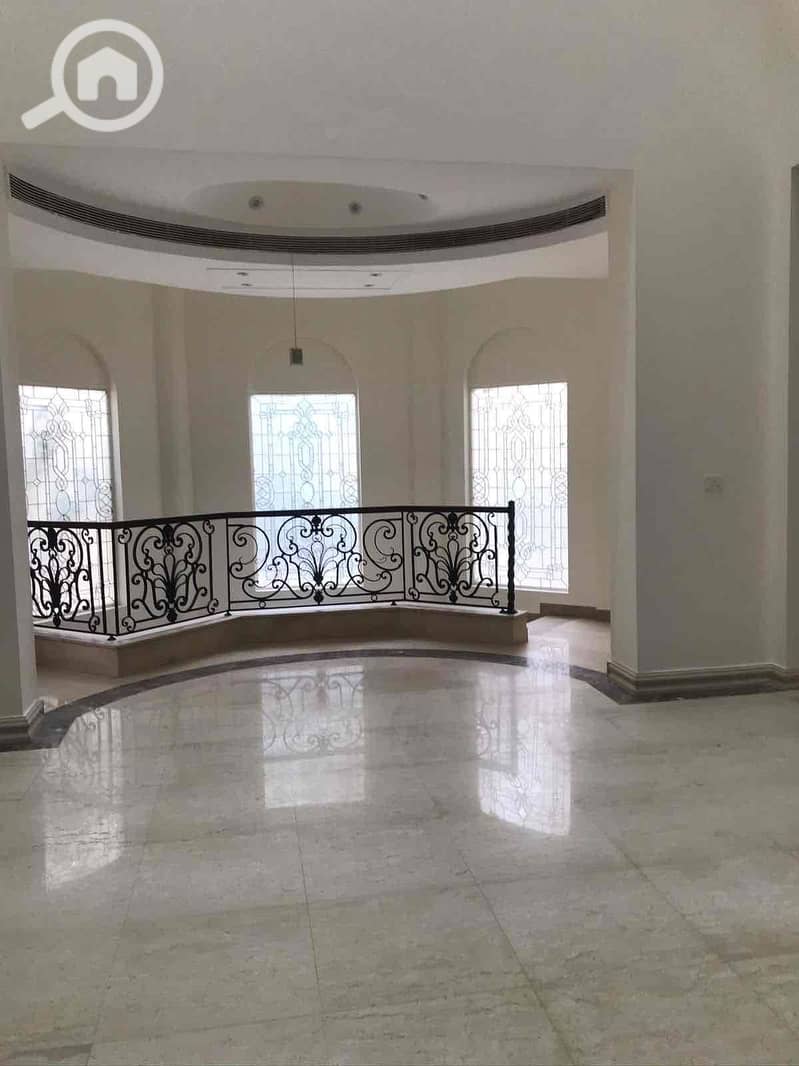 3 7b9f6f25-9700-486d-8ca2-48e6fbe94914. jpg